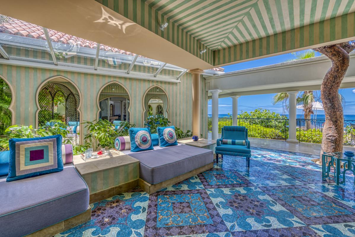 44 Location villa piscine vue mer Terres Basses Saint Martin_salon exterieur